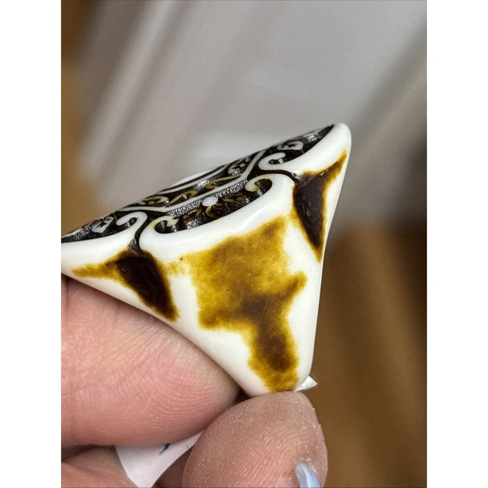 Vintage 90s Black & White Lucite Statement Ring -‎ Size 7
